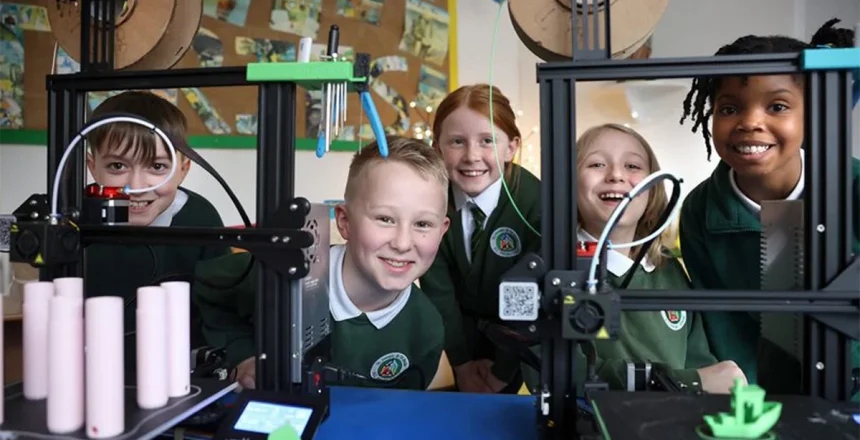 Pupils from St. Joseph and St. Bede Primary School, Bury learning 3D printing skills – Photo: 3D 360